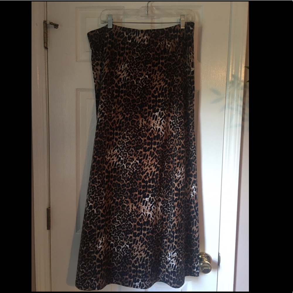 Floorlength cheetah print maxi skirt